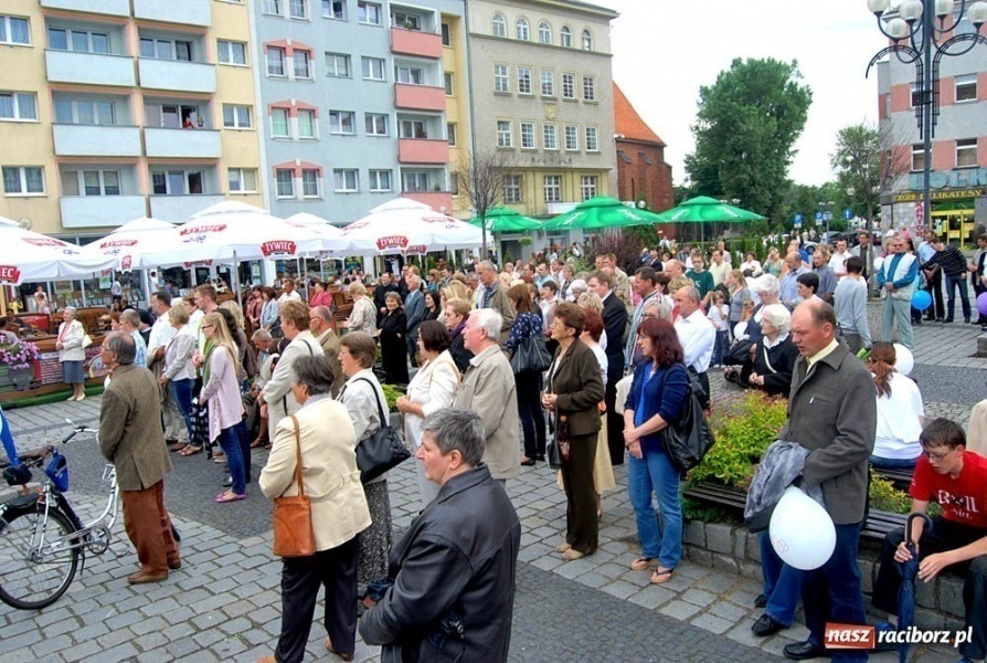 Zdjęcie w galerii na portalu naszraciborz.pl: Raciborski Marsz dla Życia i Rodziny wiadomości z regionu