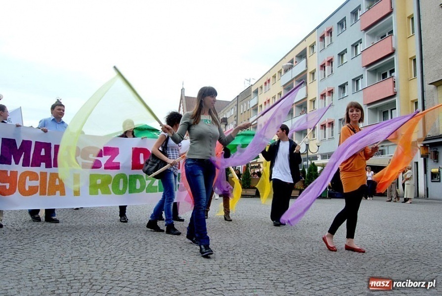 Zdjęcie w galerii na portalu naszraciborz.pl: Raciborski Marsz dla Życia i Rodziny wiadomości z regionu