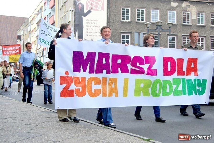 Zdjęcie w galerii na portalu naszraciborz.pl: Raciborski Marsz dla Życia i Rodziny wiadomości z regionu