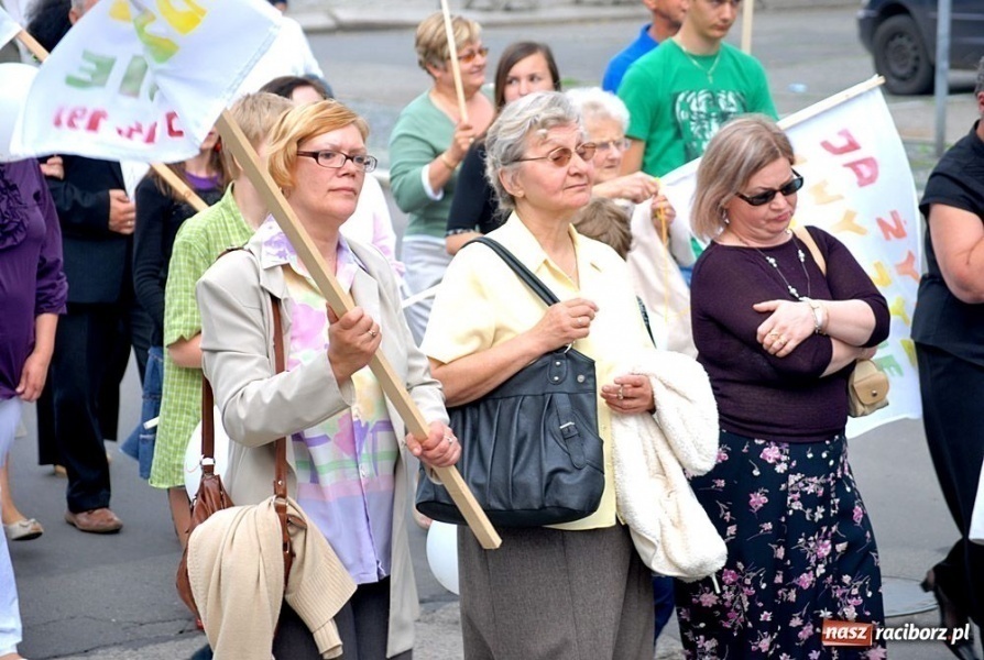 Zdjęcie w galerii na portalu naszraciborz.pl: Raciborski Marsz dla Życia i Rodziny wiadomości z regionu
