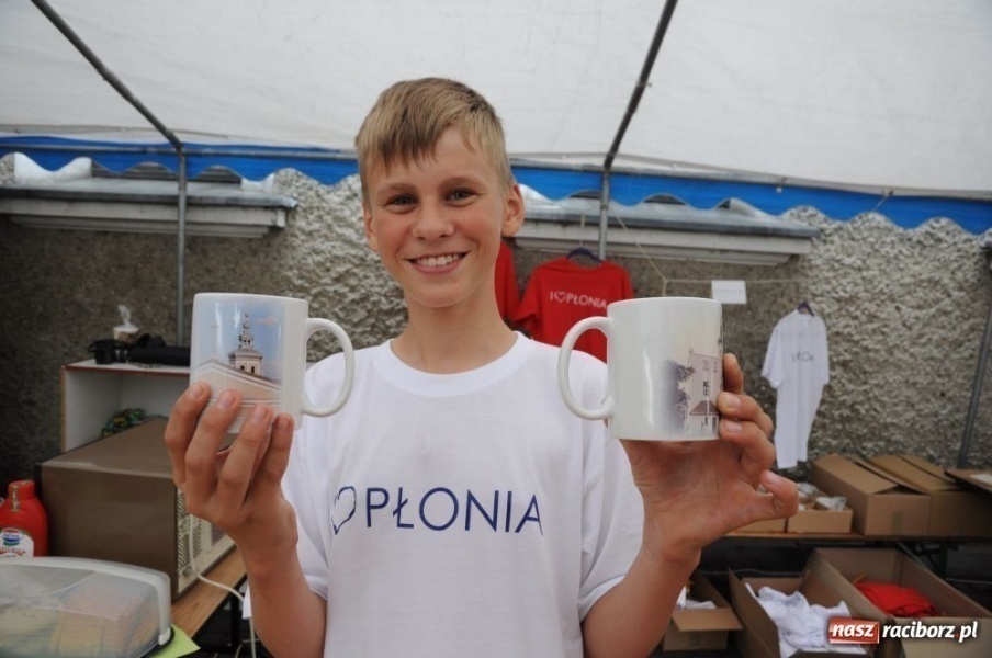 Zdjęcie w galerii na portalu naszraciborz.pl: Na Płoni świętują 80. urodziny parafii wiadomości z regionu