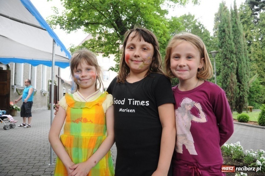 Zdjęcie w galerii na portalu naszraciborz.pl: Na Płoni świętują 80. urodziny parafii wiadomości z regionu