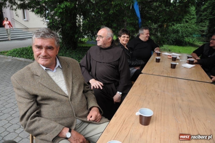 Zdjęcie w galerii na portalu naszraciborz.pl: Na Płoni świętują 80. urodziny parafii wiadomości z regionu