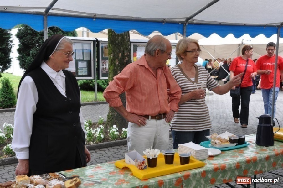 Zdjęcie w galerii na portalu naszraciborz.pl: Na Płoni świętują 80. urodziny parafii wiadomości z regionu