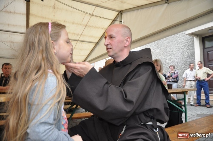 Zdjęcie w galerii na portalu naszraciborz.pl: Na Płoni świętują 80. urodziny parafii wiadomości z regionu