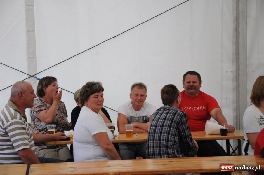 Zdjęcie w galerii na portalu naszraciborz.pl: Na Płoni świętują 80. urodziny parafii wiadomości z regionu