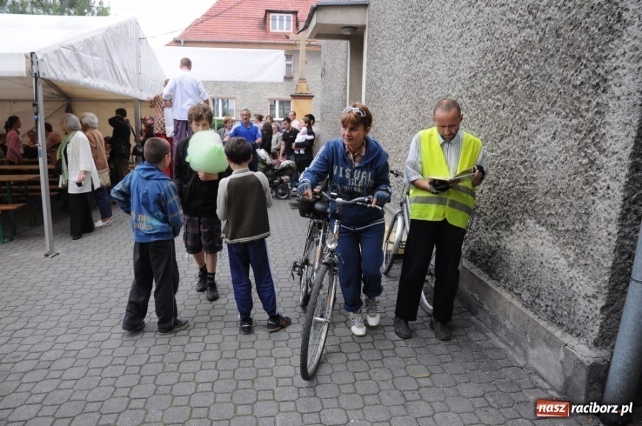 Zdjęcie w galerii na portalu naszraciborz.pl: Na Płoni świętują 80. urodziny parafii wiadomości z regionu