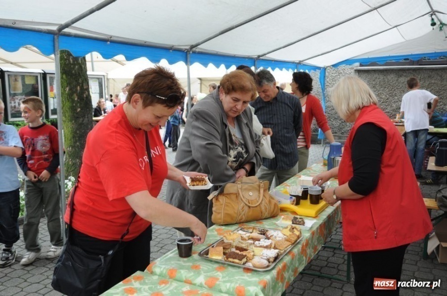 Zdjęcie w galerii na portalu naszraciborz.pl: Na Płoni świętują 80. urodziny parafii wiadomości z regionu