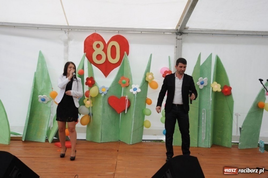 Zdjęcie w galerii na portalu naszraciborz.pl: Na Płoni świętują 80. urodziny parafii wiadomości z regionu