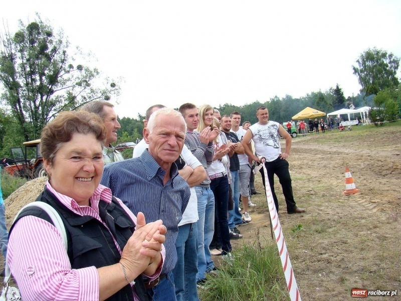 Zdjęcie w galerii na portalu naszraciborz.pl: Koń Leon uciągnął 1200 kg wiadomości z regionu
