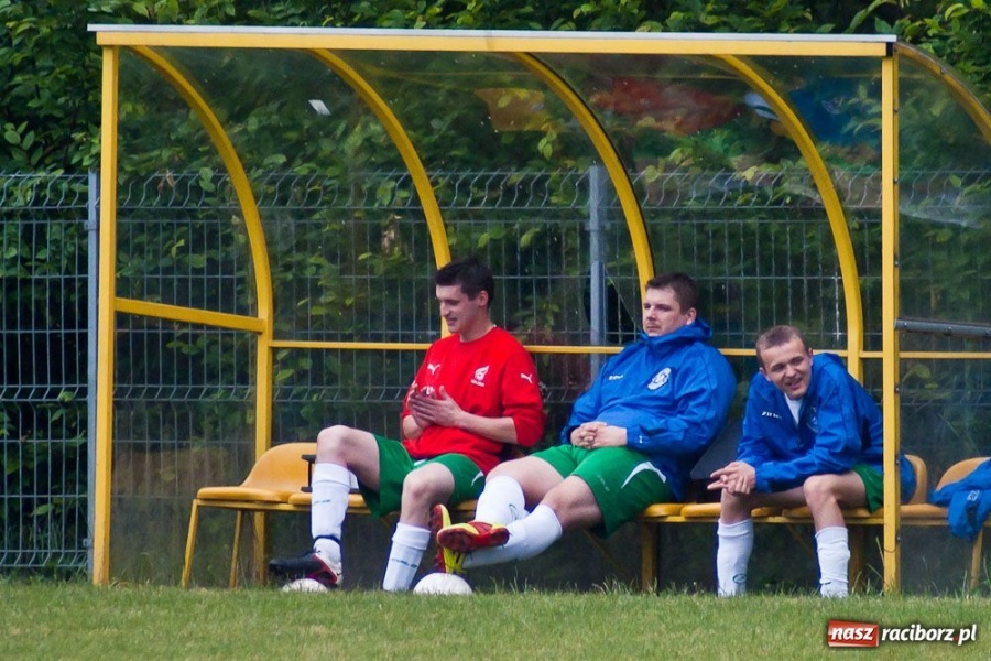 Zdjęcie w galerii na portalu naszraciborz.pl: Ocice wygrywają, ale tabelę zamykają wiadomości z regionu