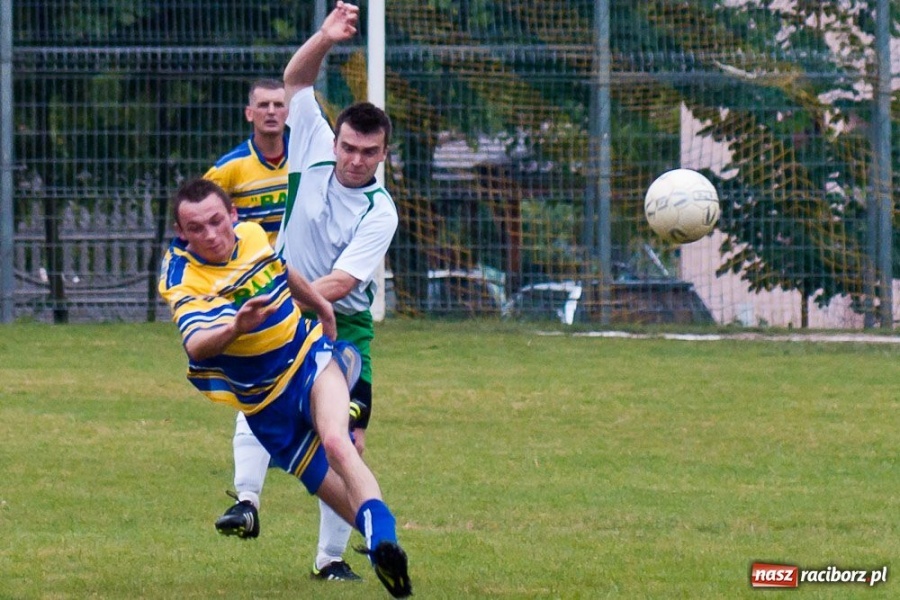Zdjęcie w galerii na portalu naszraciborz.pl: Ocice wygrywają, ale tabelę zamykają wiadomości z regionu