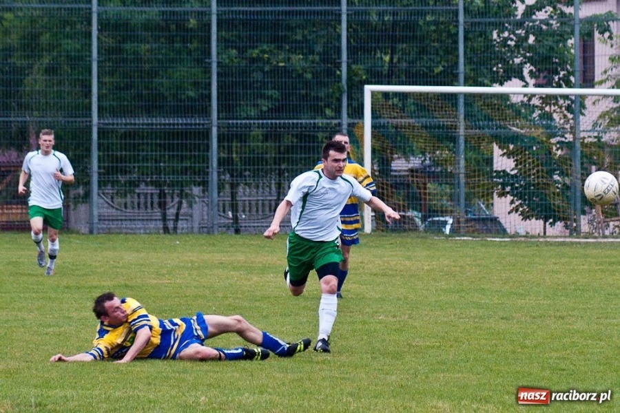 Zdjęcie w galerii na portalu naszraciborz.pl: Ocice wygrywają, ale tabelę zamykają wiadomości z regionu