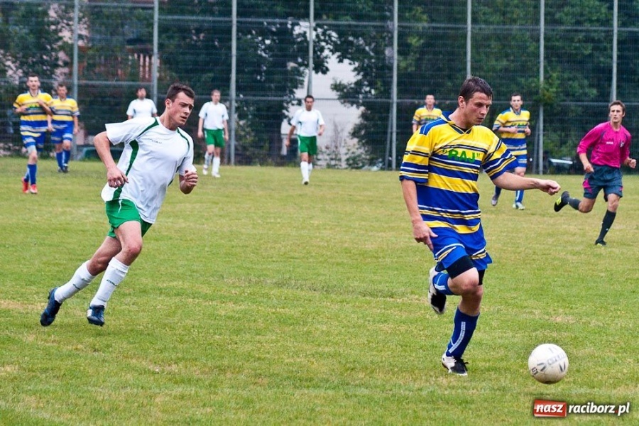 Zdjęcie w galerii na portalu naszraciborz.pl: Ocice wygrywają, ale tabelę zamykają wiadomości z regionu
