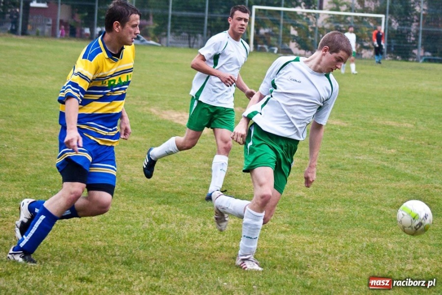 Zdjęcie w galerii na portalu naszraciborz.pl: Ocice wygrywają, ale tabelę zamykają wiadomości z regionu