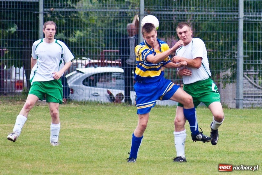 Zdjęcie w galerii na portalu naszraciborz.pl: Ocice wygrywają, ale tabelę zamykają wiadomości z regionu