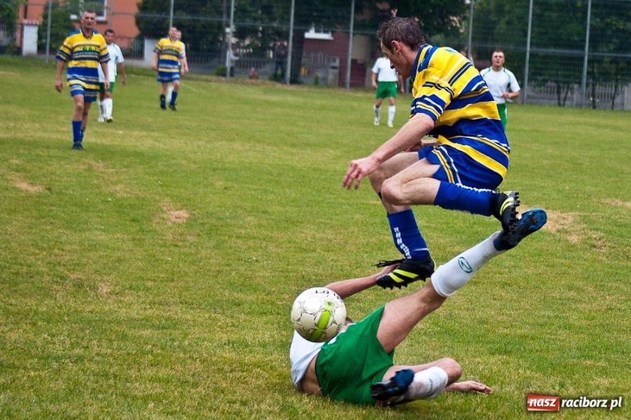 Zdjęcie w galerii na portalu naszraciborz.pl: Ocice wygrywają, ale tabelę zamykają wiadomości z regionu