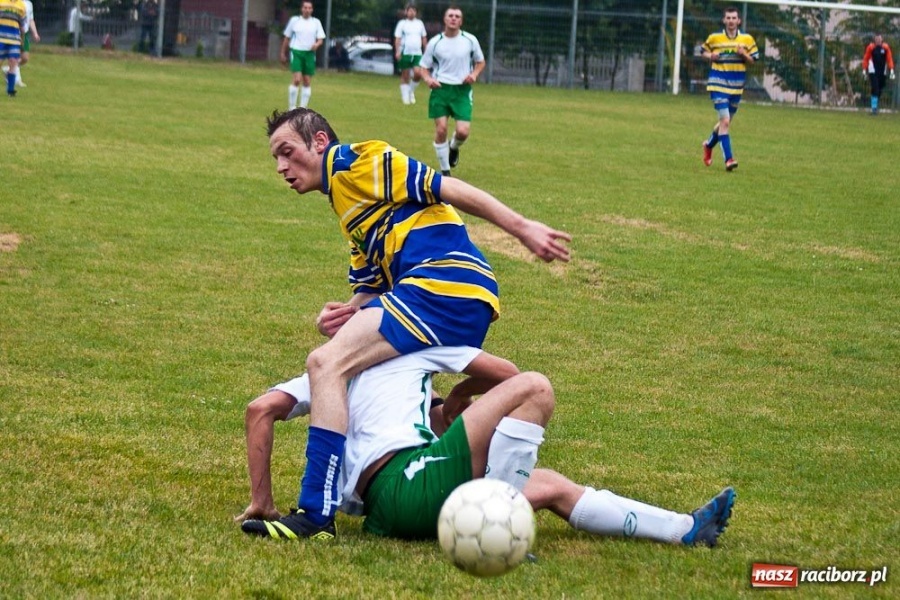 Zdjęcie w galerii na portalu naszraciborz.pl: Ocice wygrywają, ale tabelę zamykają wiadomości z regionu