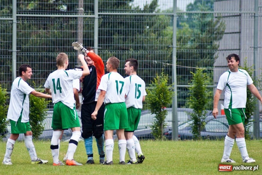 Zdjęcie w galerii na portalu naszraciborz.pl: Ocice wygrywają, ale tabelę zamykają wiadomości z regionu