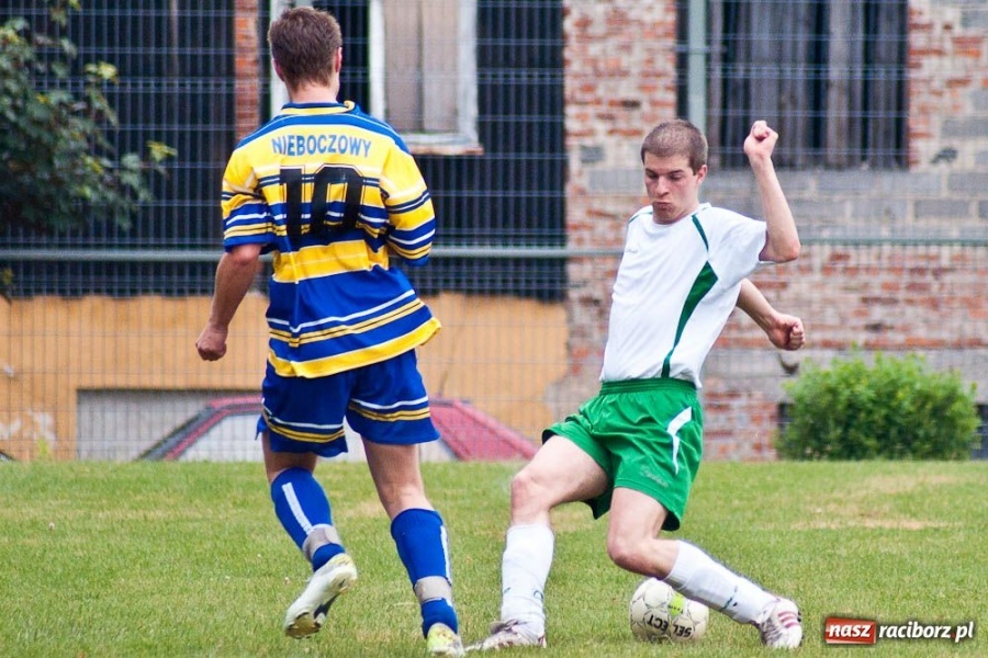 Zdjęcie w galerii na portalu naszraciborz.pl: Ocice wygrywają, ale tabelę zamykają wiadomości z regionu