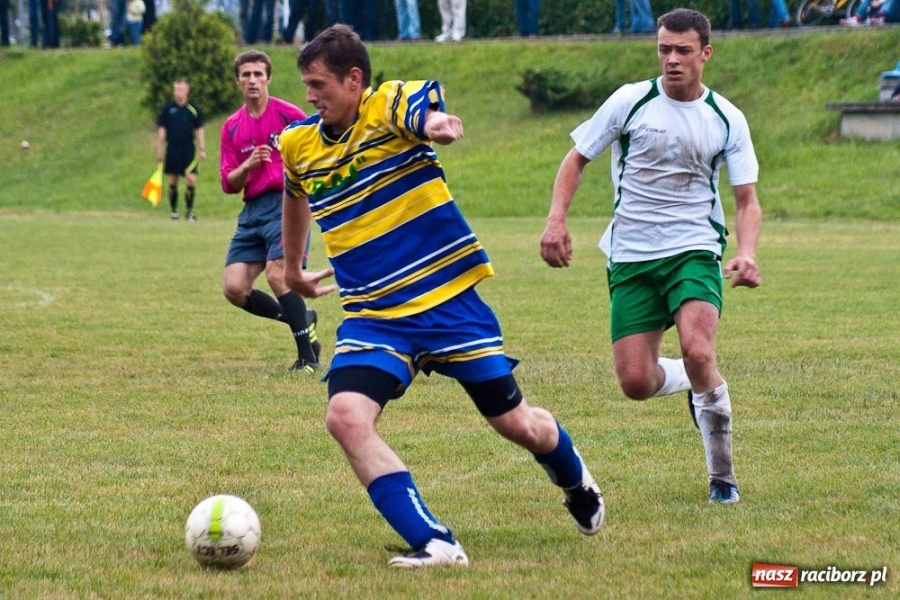Zdjęcie w galerii na portalu naszraciborz.pl: Ocice wygrywają, ale tabelę zamykają wiadomości z regionu
