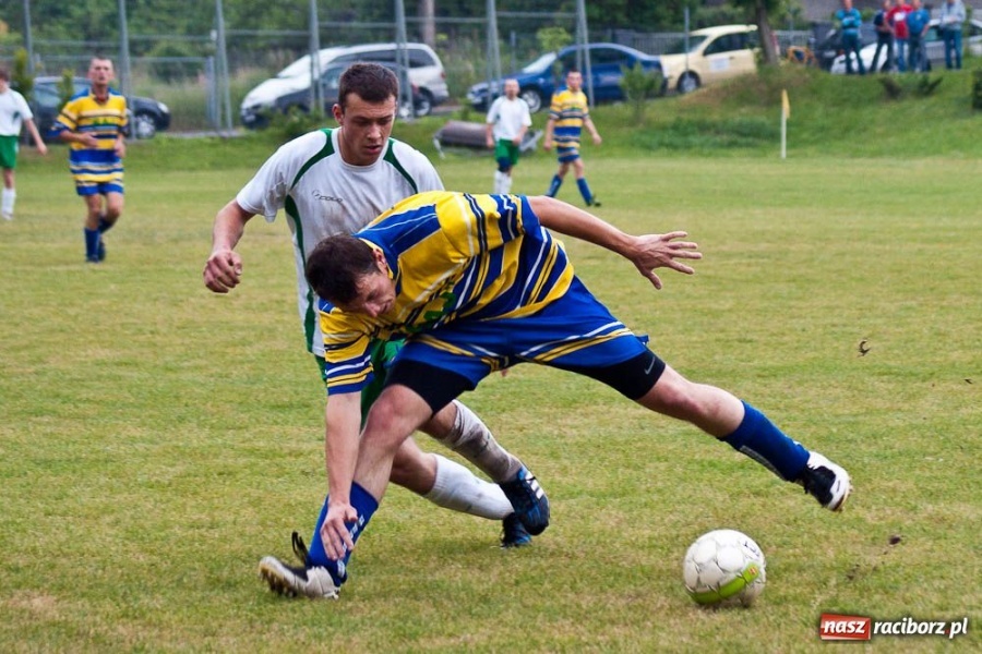 Zdjęcie w galerii na portalu naszraciborz.pl: Ocice wygrywają, ale tabelę zamykają wiadomości z regionu