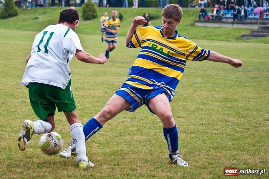 Zdjęcie w galerii na portalu naszraciborz.pl: Ocice wygrywają, ale tabelę zamykają wiadomości z regionu