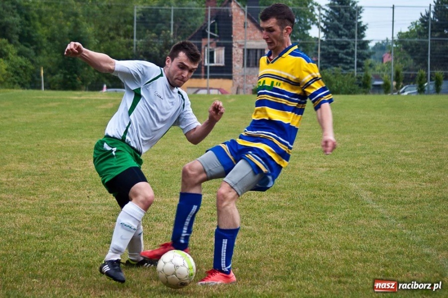 Zdjęcie w galerii na portalu naszraciborz.pl: Ocice wygrywają, ale tabelę zamykają wiadomości z regionu