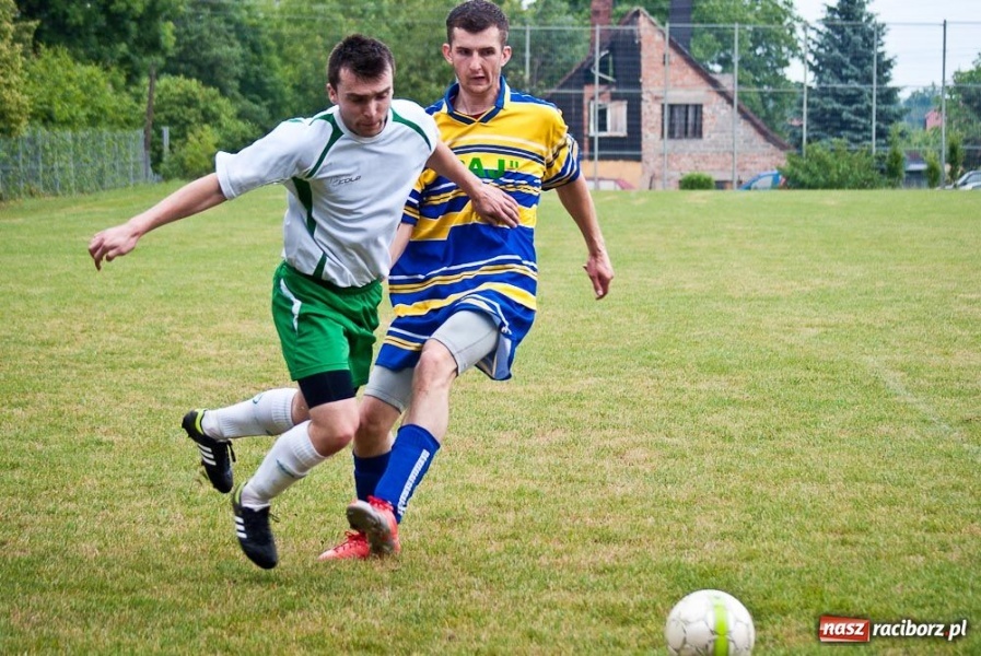 Zdjęcie w galerii na portalu naszraciborz.pl: Ocice wygrywają, ale tabelę zamykają wiadomości z regionu