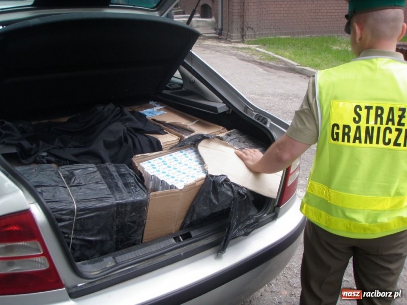 Zdjęcie w galerii na portalu naszraciborz.pl: ŚOSG: Zatrzymane ponad 11 000 paczek nielegalnych papierosów wiadomości z regionu
