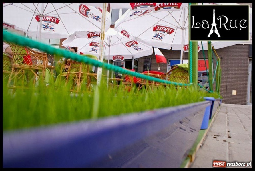 Zdjęcie w galerii na portalu naszraciborz.pl: Usiądź, wypij kawę, rozkoszuj się chwilą wiadomości z regionu