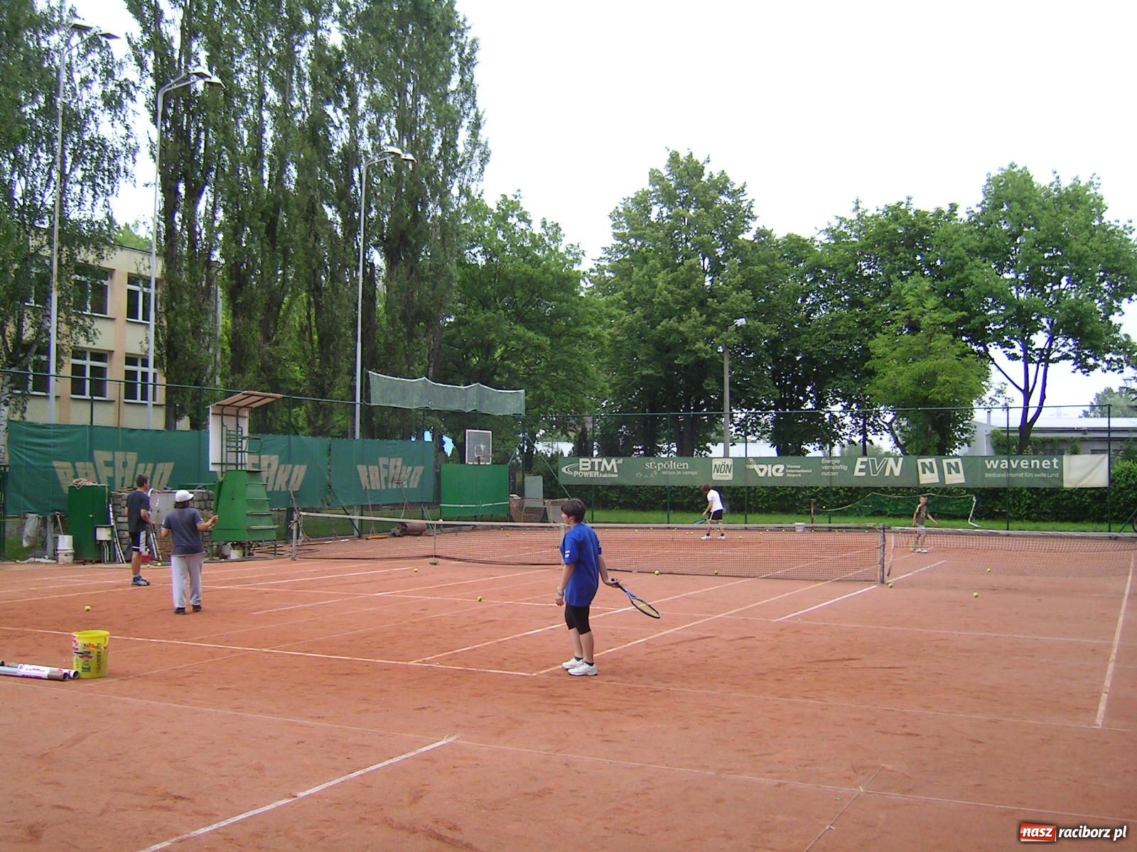 Zdjęcie w galerii na portalu naszraciborz.pl: Dzień Dziecka na korcie Rafako wiadomości z regionu