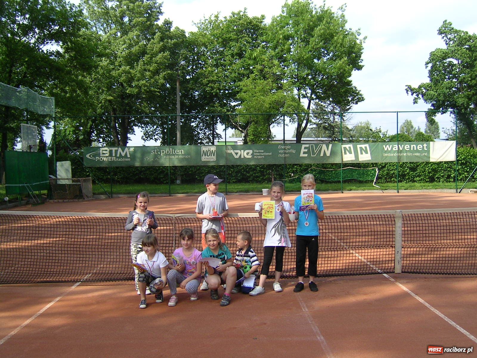 Zdjęcie w galerii na portalu naszraciborz.pl: Dzień Dziecka na korcie Rafako wiadomości z regionu