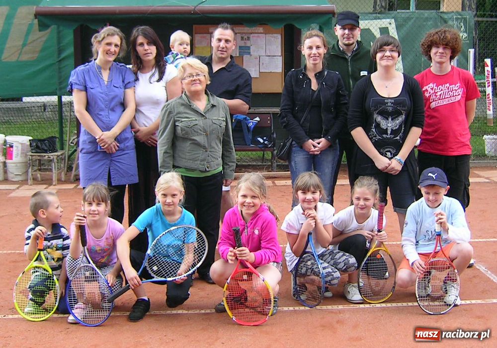 Zdjęcie w galerii na portalu naszraciborz.pl: Dzień Dziecka na korcie Rafako wiadomości z regionu