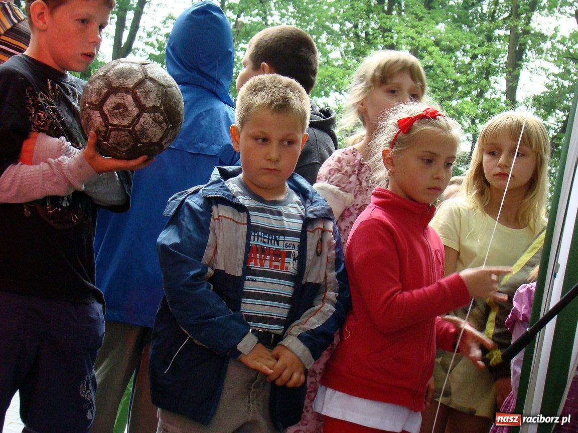 Zdjęcie w galerii na portalu naszraciborz.pl: Dzieci świętowały w parku Dębina wiadomości z regionu