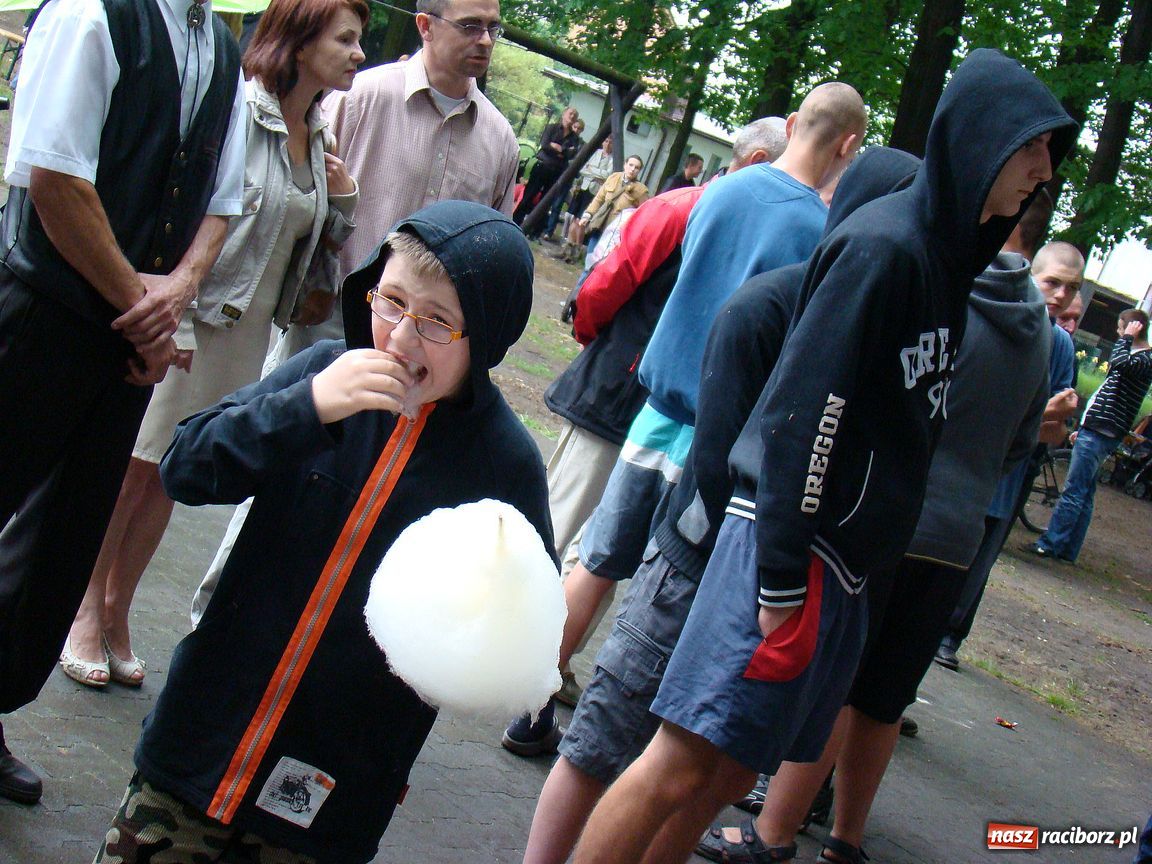 Zdjęcie w galerii na portalu naszraciborz.pl: Dzieci świętowały w parku Dębina wiadomości z regionu