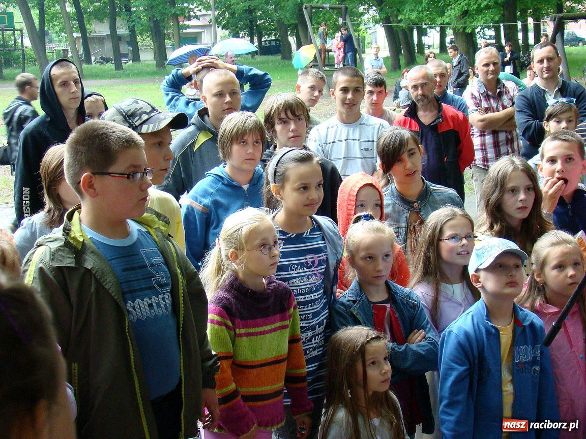 Zdjęcie w galerii na portalu naszraciborz.pl: Dzieci świętowały w parku Dębina wiadomości z regionu