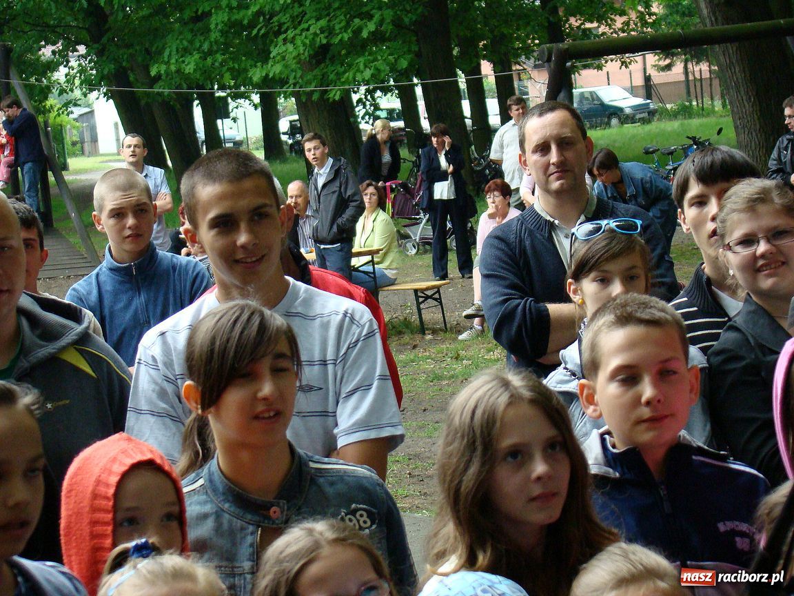 Zdjęcie w galerii na portalu naszraciborz.pl: Dzieci świętowały w parku Dębina wiadomości z regionu