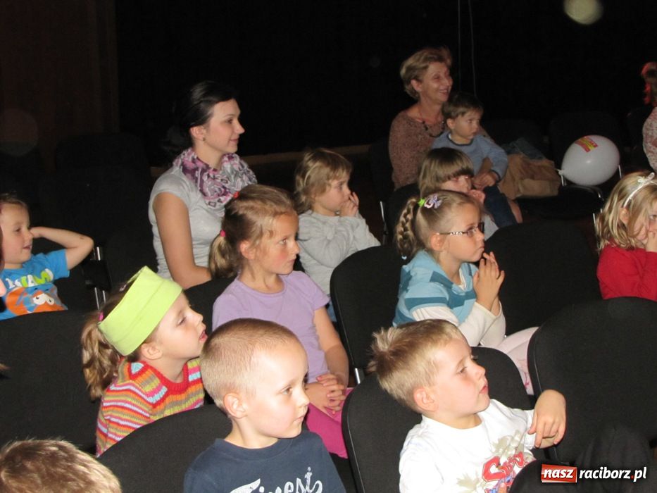 Zdjęcie w galerii na portalu naszraciborz.pl: Przedszkolaki zobaczyły Kota w butach wiadomości z regionu