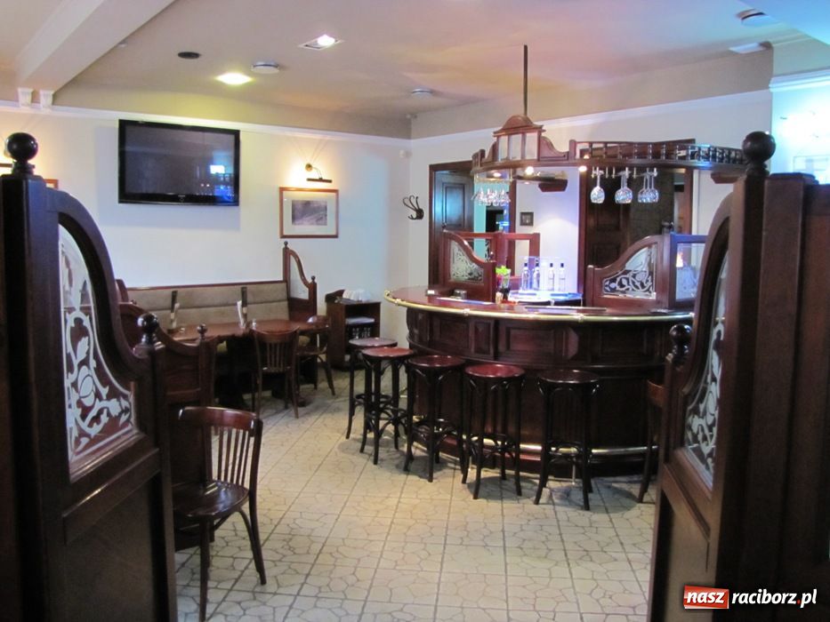 Zdjęcie w galerii na portalu naszraciborz.pl: Obejrzyj mecze Euro w Piwiarni Raciborskiej wiadomości z regionu