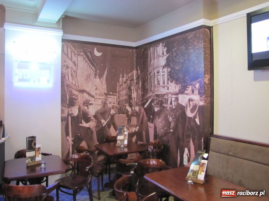 Zdjęcie w galerii na portalu naszraciborz.pl: Obejrzyj mecze Euro w Piwiarni Raciborskiej wiadomości z regionu