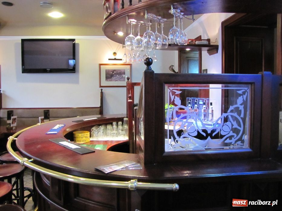 Zdjęcie w galerii na portalu naszraciborz.pl: Obejrzyj mecze Euro w Piwiarni Raciborskiej wiadomości z regionu