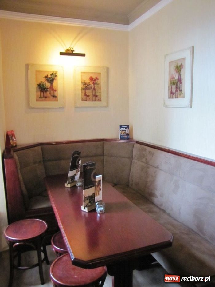 Zdjęcie w galerii na portalu naszraciborz.pl: Obejrzyj mecze Euro w Piwiarni Raciborskiej wiadomości z regionu