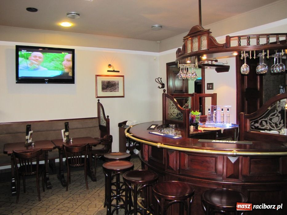 Zdjęcie w galerii na portalu naszraciborz.pl: Obejrzyj mecze Euro w Piwiarni Raciborskiej wiadomości z regionu