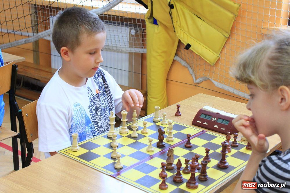 Zdjęcie w galerii na portalu naszraciborz.pl: Najlepsi szachiści są w SP 13 wiadomości z regionu