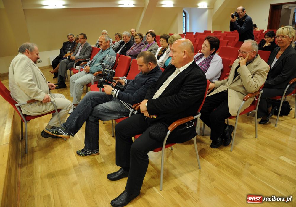 Zdjęcie w galerii na portalu naszraciborz.pl: W Raciborzu narodził się straszny kicz wiadomości z regionu