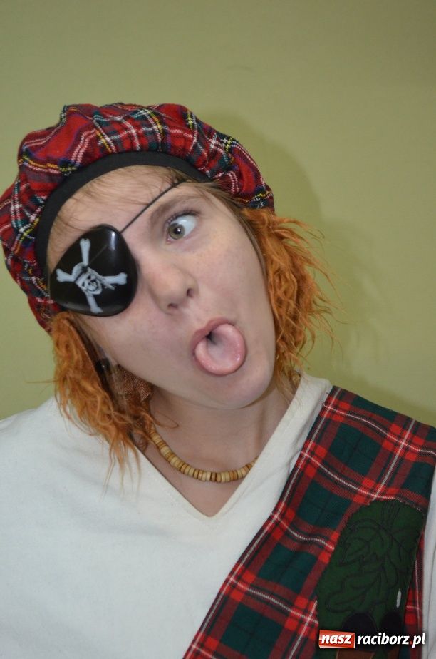 Zdjęcie w galerii na portalu naszraciborz.pl: Kabaretowe show w SP 1 wiadomości z regionu