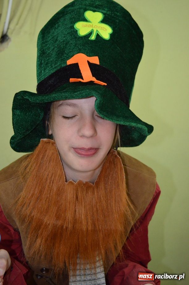 Zdjęcie w galerii na portalu naszraciborz.pl: Kabaretowe show w SP 1 wiadomości z regionu