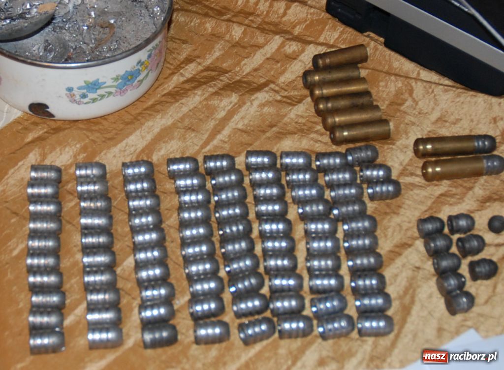 Zdjęcie w galerii na portalu naszraciborz.pl: 50-latek z Rybnickiego wyrabiał broń wiadomości z regionu