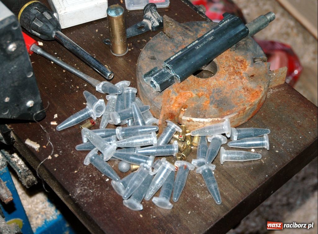 Zdjęcie w galerii na portalu naszraciborz.pl: 50-latek z Rybnickiego wyrabiał broń wiadomości z regionu